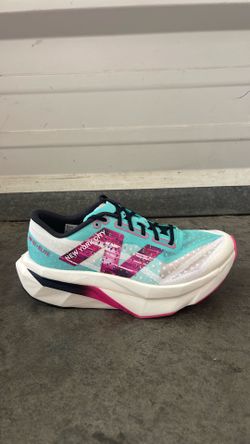 NEW Women’s New Balance SuperComp Elite V4