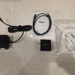 4 New USB Fast-Chargers w/ Cables