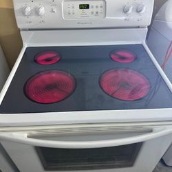 Frigidaire Stove Beautiful Like New 