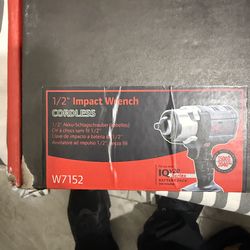 I Ingersoll Rand W7152 1/2” Cordless Impact Wrench  IQV20 - 1500ft/lbs