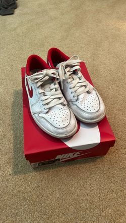 Jordan 1 Low Unvietisty Red Used size 9.5