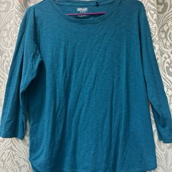 Size Medium $3 Super Cozy Fits Loose 