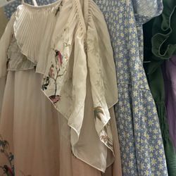 Bulk women’s clothing bundle. Dresses and shirts.