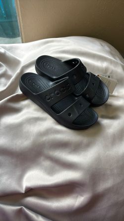 Women crocs size 8