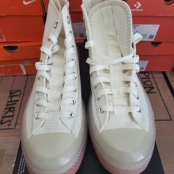 CHUCK TAYLORS 