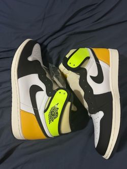 Air Jordan 1 Retro High OG Volt Gold SZ 11