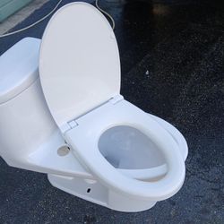 Toto ( NEVER USED ) Toilet / CST604CEFGAT40#01