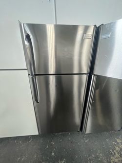 Refrigerator Frigidaire 30”