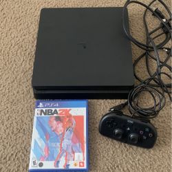 PS4 Slim 