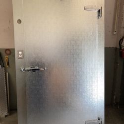 Walk In Cooler Door 