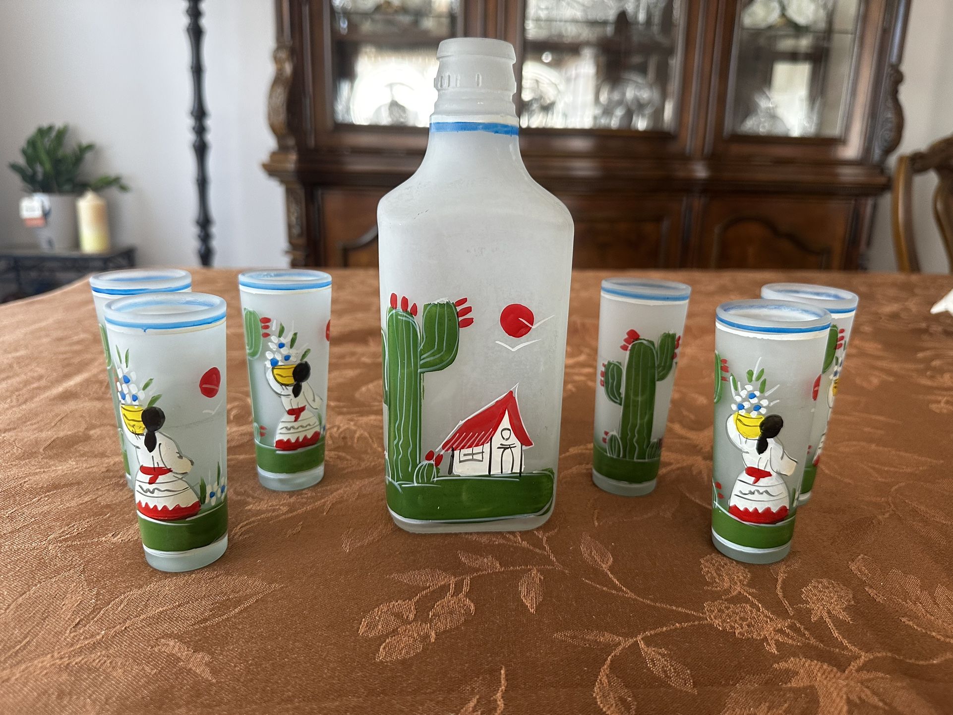 Set of Tequila bottle with 6 Shot Glasses