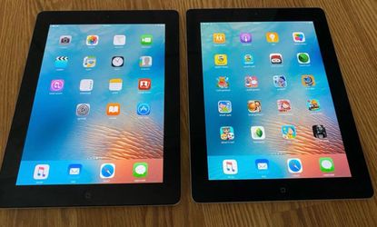 2 APPLE IPAD