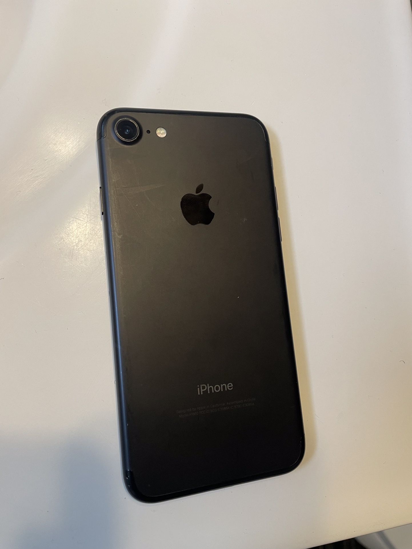 iPhone 7 Unlocked - 32GB