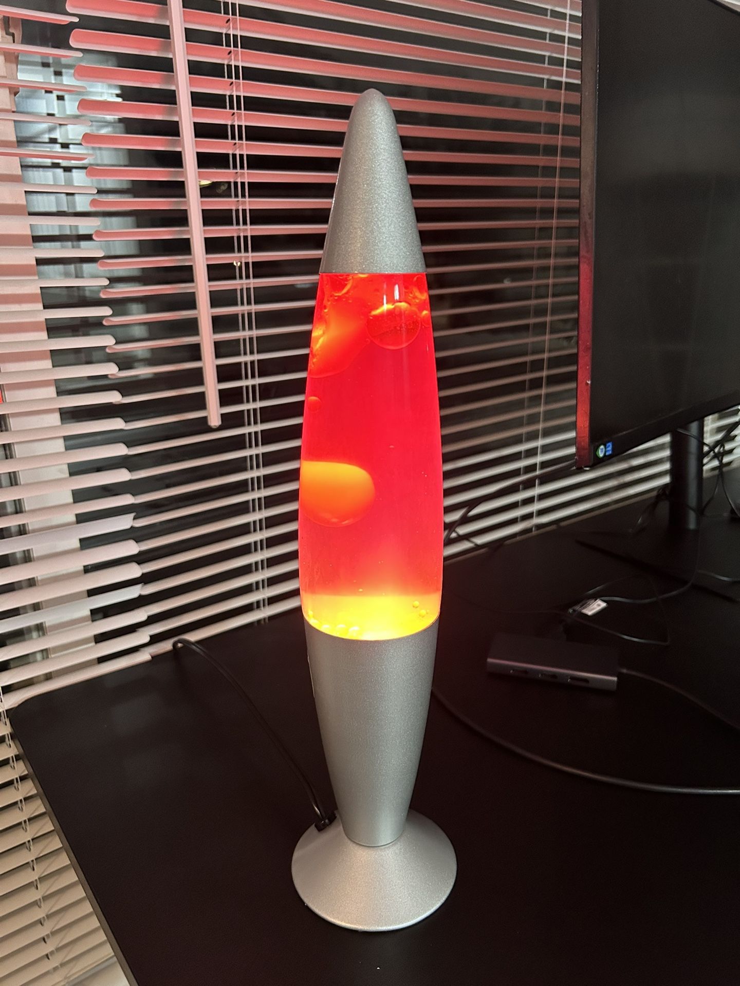 2x Lava lamps