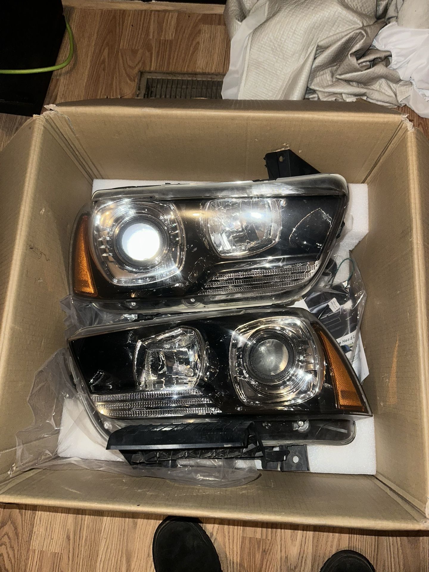 2014 Srt8 Stock Charger Headlight’s
