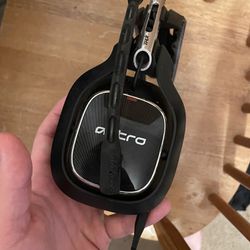 Astro A40 Tr headset