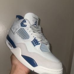 Air Jordan 4 Retro “Military Blues”