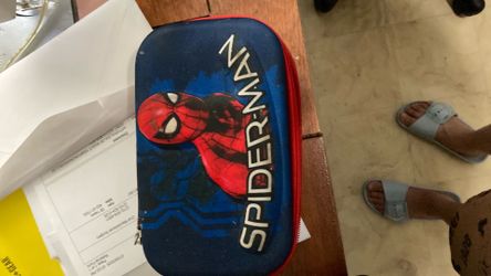 A pencil carrier box