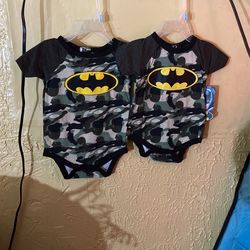 BATMAN    Size 3 / 6  months      /        BATMAN  Size 3 / 9  months     Boy / Niño      C/U  $  
