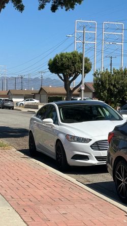Ford Fusion SE Hybrid  New Rims & Tires included