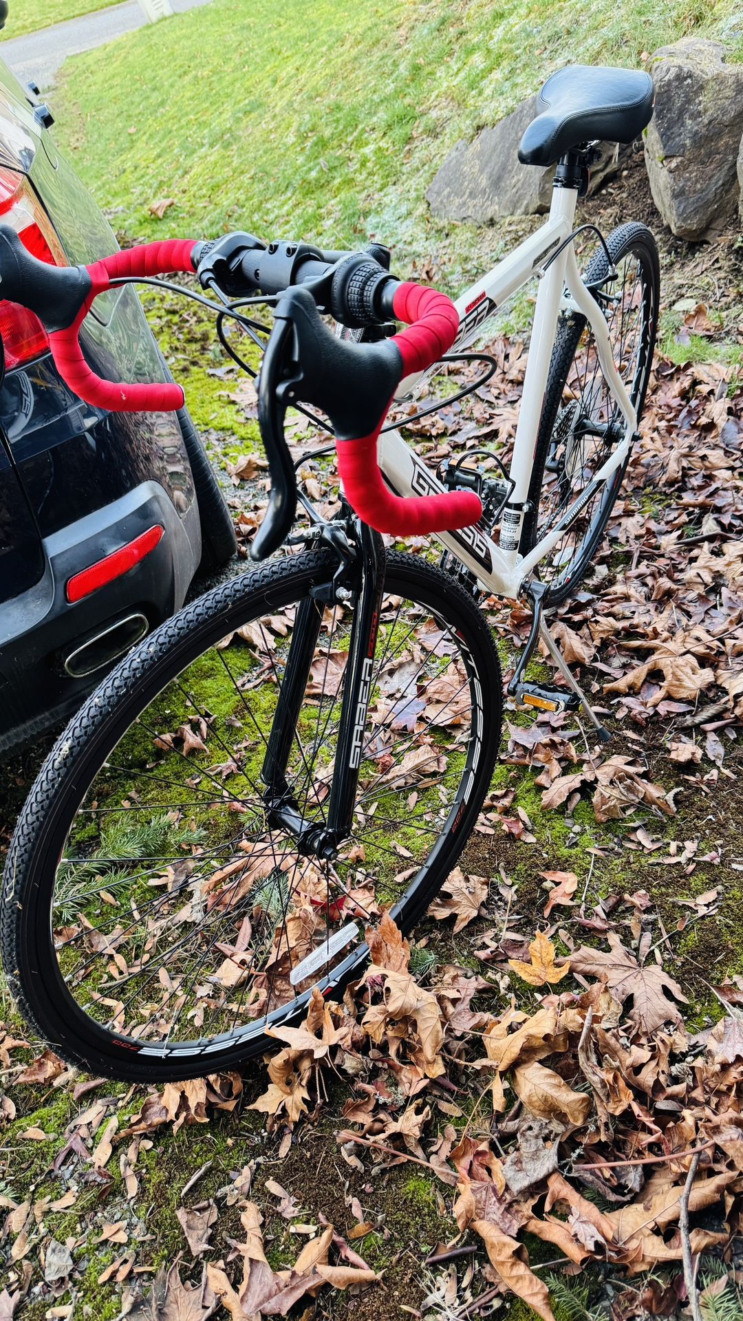 GENESIS SABER ROAD BIKE