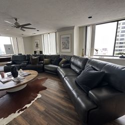 Luxury Black Leather Electric Reclining Sofa - Ultimate Comfort & Style