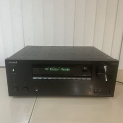 ONKYO 7.2CH HOME THEATER RECEIVER | TX-NR555 NO REMOTE With extras. Used in good condition with some cosmetic blemishes. These blemishes are in the fo