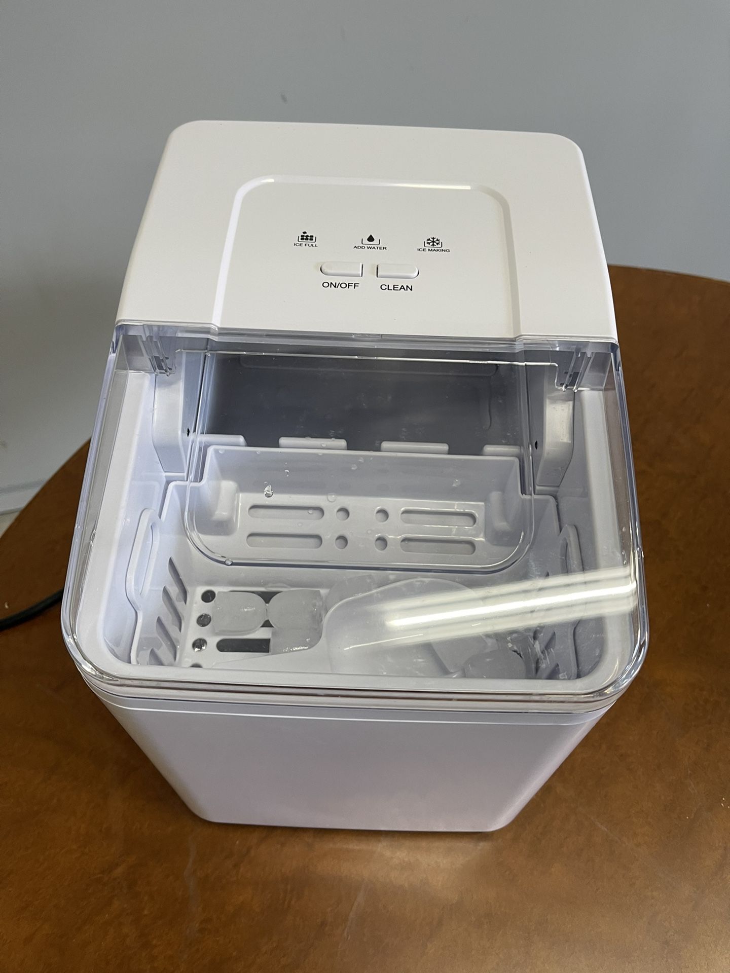 Ice maker $100