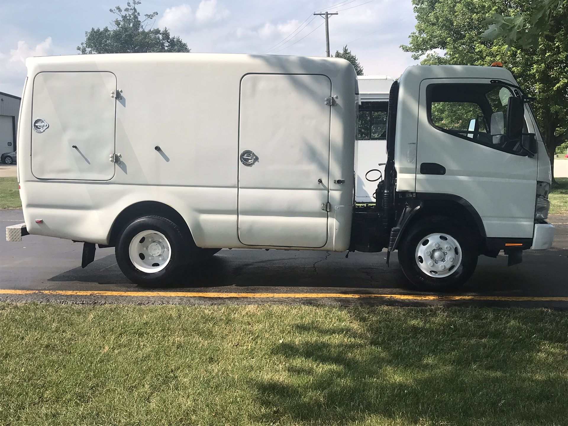 2008 Mitsubishi Fuso FE TruGreen Truck