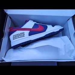 Nike Ginats Sneakers