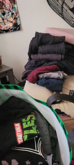 Tons of large 14/16 boys clothes new nike hurley  and more