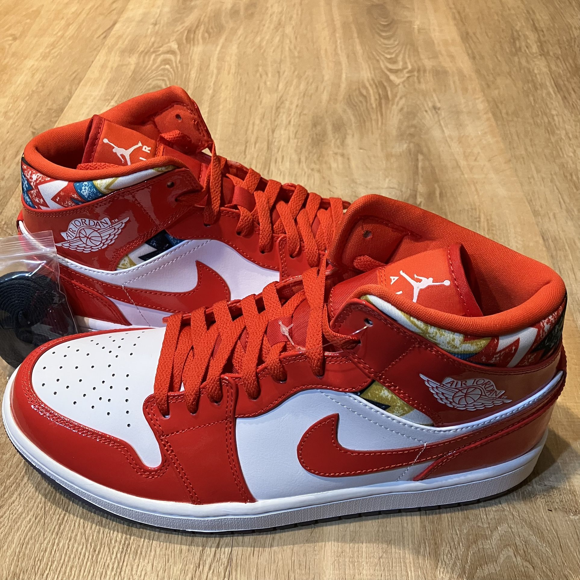 Nike Air Jordan 1 Mid SE Barcelona Sweater Red Patent DC7294 600 Mens Size 10.5