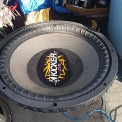 18" Kicker CVR ( Ghost Sub)