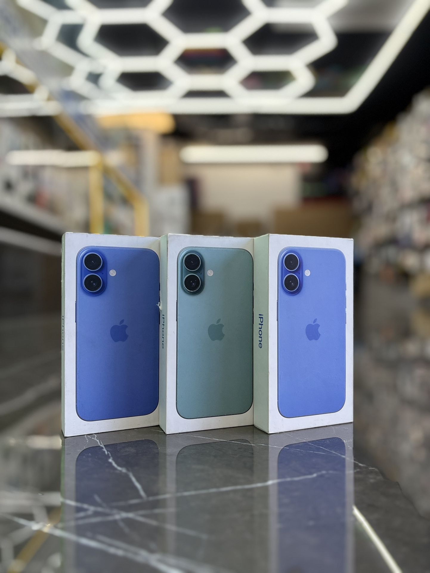 iPhone 16 (Unlocked) (Take It Home In Payment/ llévatelo a casa en pagos) Cell phones & Accessories