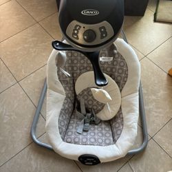 Graco Simple Sway Baby Swing with Vibration and Music, Abbington, 6-Speed