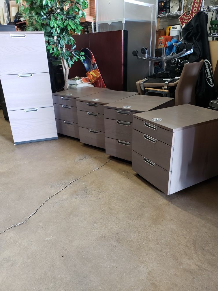 Combination locking 3 drawer file cabinet and for locking cabinets all five pieces $250 firm