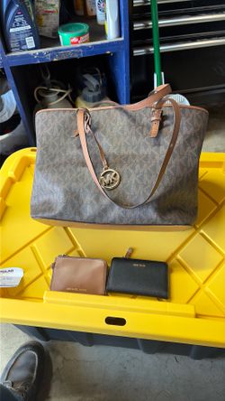 Micheal koras hand bag