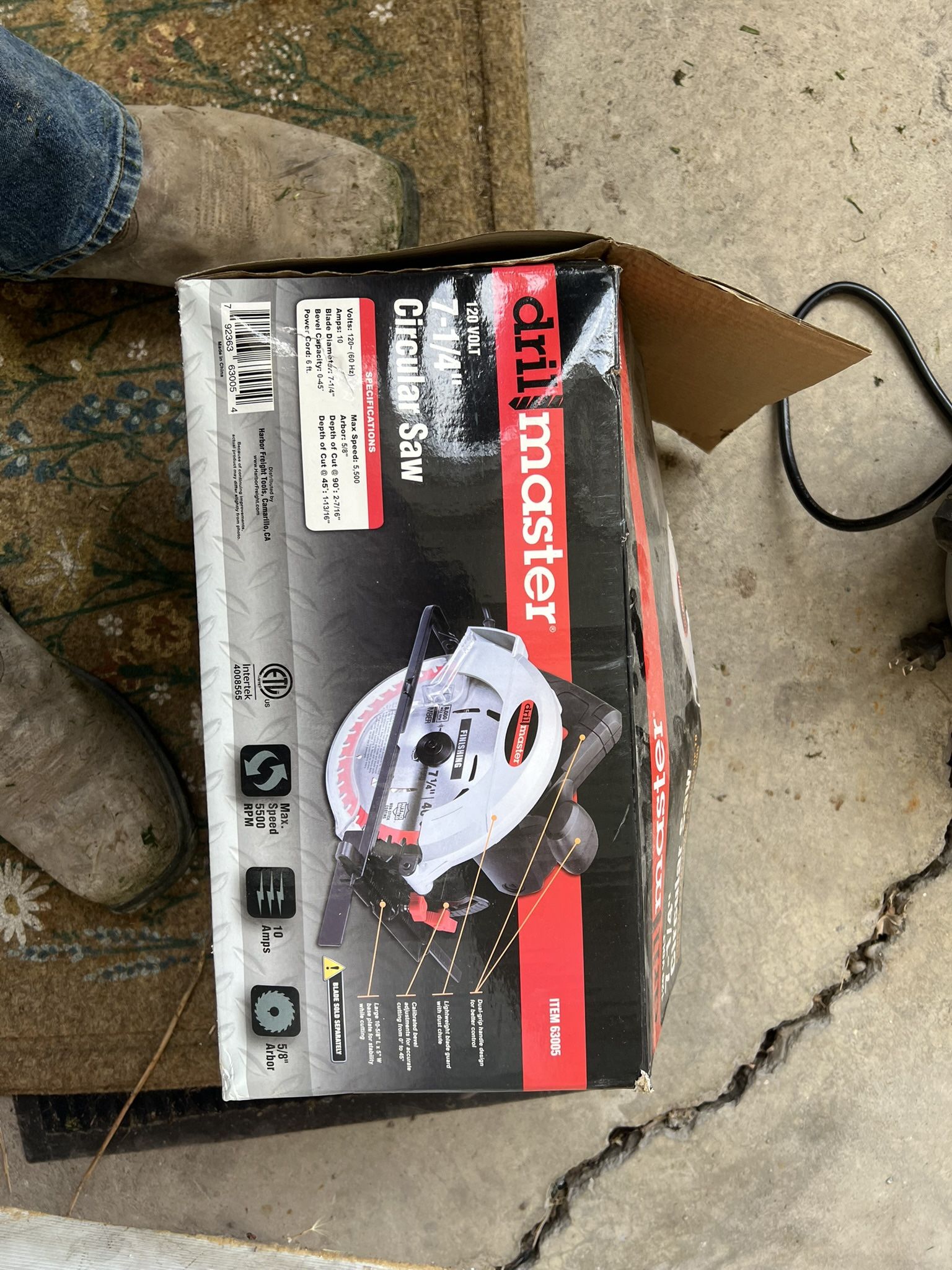 Corded Circular Saw - Has Box