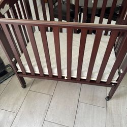 Foldable Crib 