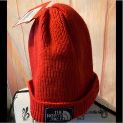 The North Face Retro Beanie NWT 