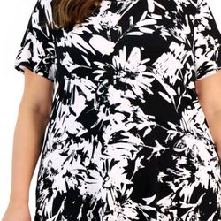 2X Woman's Short Sleeve round neck Alfani Animal  print stripe Sleeve Casual Tee