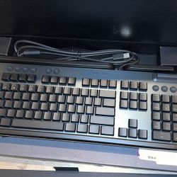 logitech G815