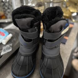 Kids Snow Boots Size 2 