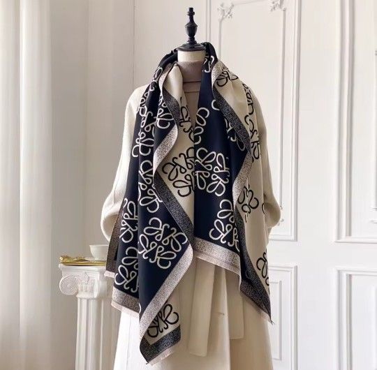 Loewe Winter Scarves (Black)