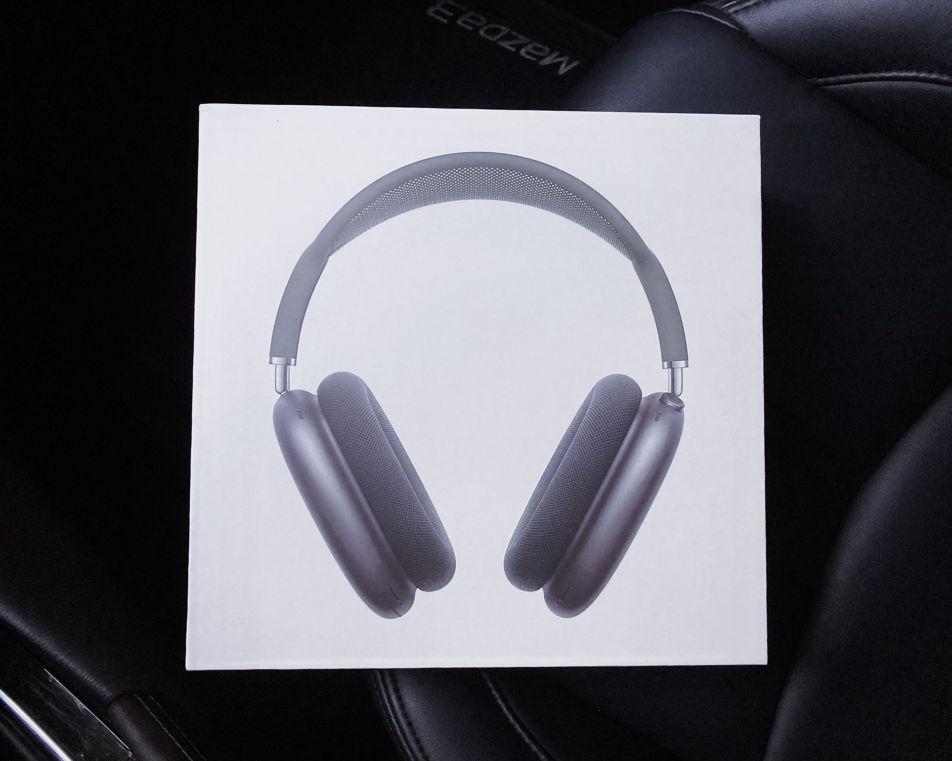 Apple Apple AirPods Max Wireless Bluetooth Headphones in Black 