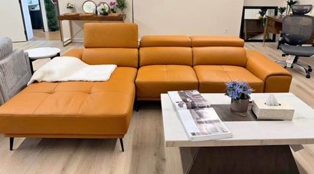 New luxury leather sectional couch / free delivery