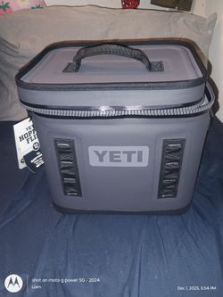 YETI HOPPER FLIP 12(CHARCOAL)(NEW W/ TAGS)