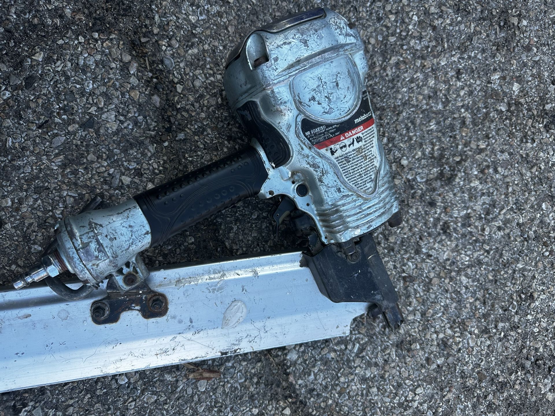 Pistola De Clavos Metabo Nailer Gun