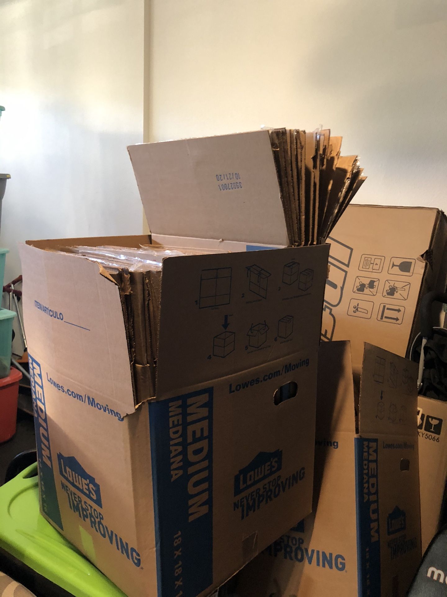 Free Moving Boxes