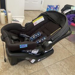 Graco Snugride Car seat With Base